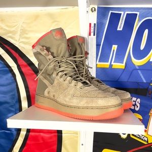 Nike SF AF1 Khaki-Rush Coral Boots 864024 205 Men's Size 10.5  (Missing Straps)